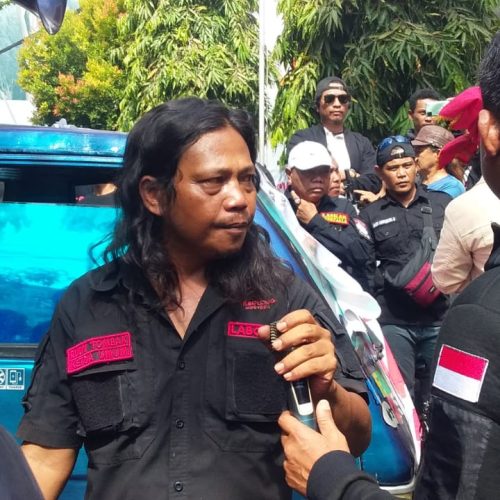 Ketua Ormas Labolong Indonesia Rudi Tombak Mendesak Kapolda Metro jaya Untuk membebaskan Orang Tua Kita Daeng Accung Dan Daeng Tutu.