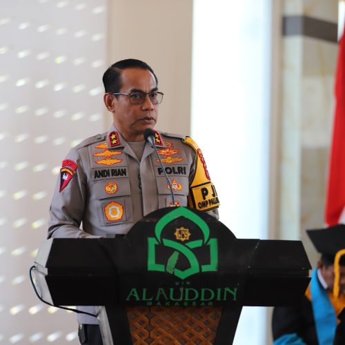 Hadiri PBAK UIN Alauddin, Kapolda Sulsel Ingatkan Mahasiswa Baru tentang Pentingnya Kewaspadaan Informasi.!!