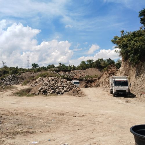 Dugaan Tambang Ilegal di Kampung Tuju, Jeneponto: Tiga Excavator dan Satu Dozer Terlihat Beroperasi