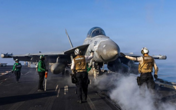 AS Hantam Gudang Rudal Iran, IRGC Balas Serang Pangkalan Amerika