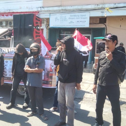 Solidaritas Gowa Gelar Aksi di Depan Polresta Gowa, Desak Penegakan Hukum Tegas hingga Copot Kanit Tipidter